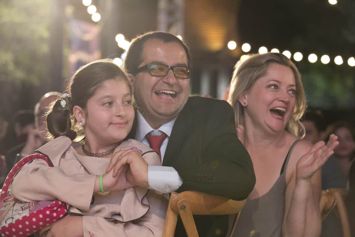 Fernando Ramírez, ganador del Reconocimiento Clemente Manuel Zabala a un editor colombiano ejemplar, con su familia. Foto: Julian Roldan / FNPI